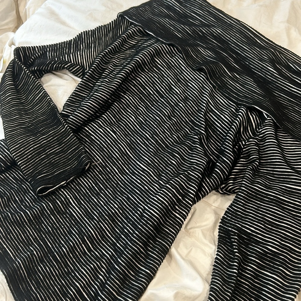 Dolan Left Coast Collection Striped Off the‎ Shoulder Sweater Size Small - Picture 3 of 10